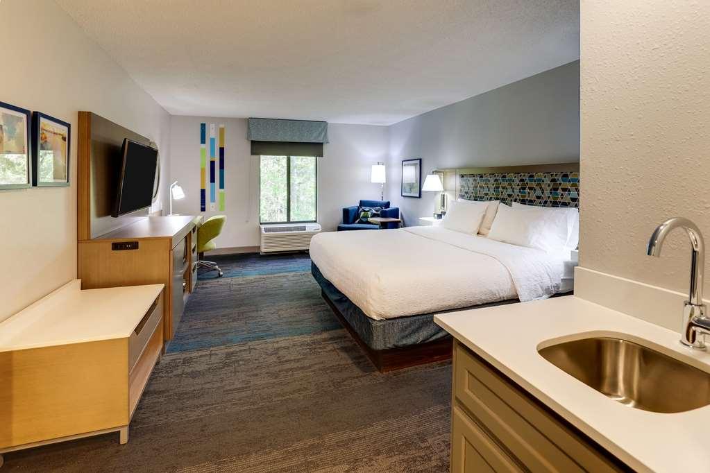 Hampton Inn Каммінґ Номер фото
