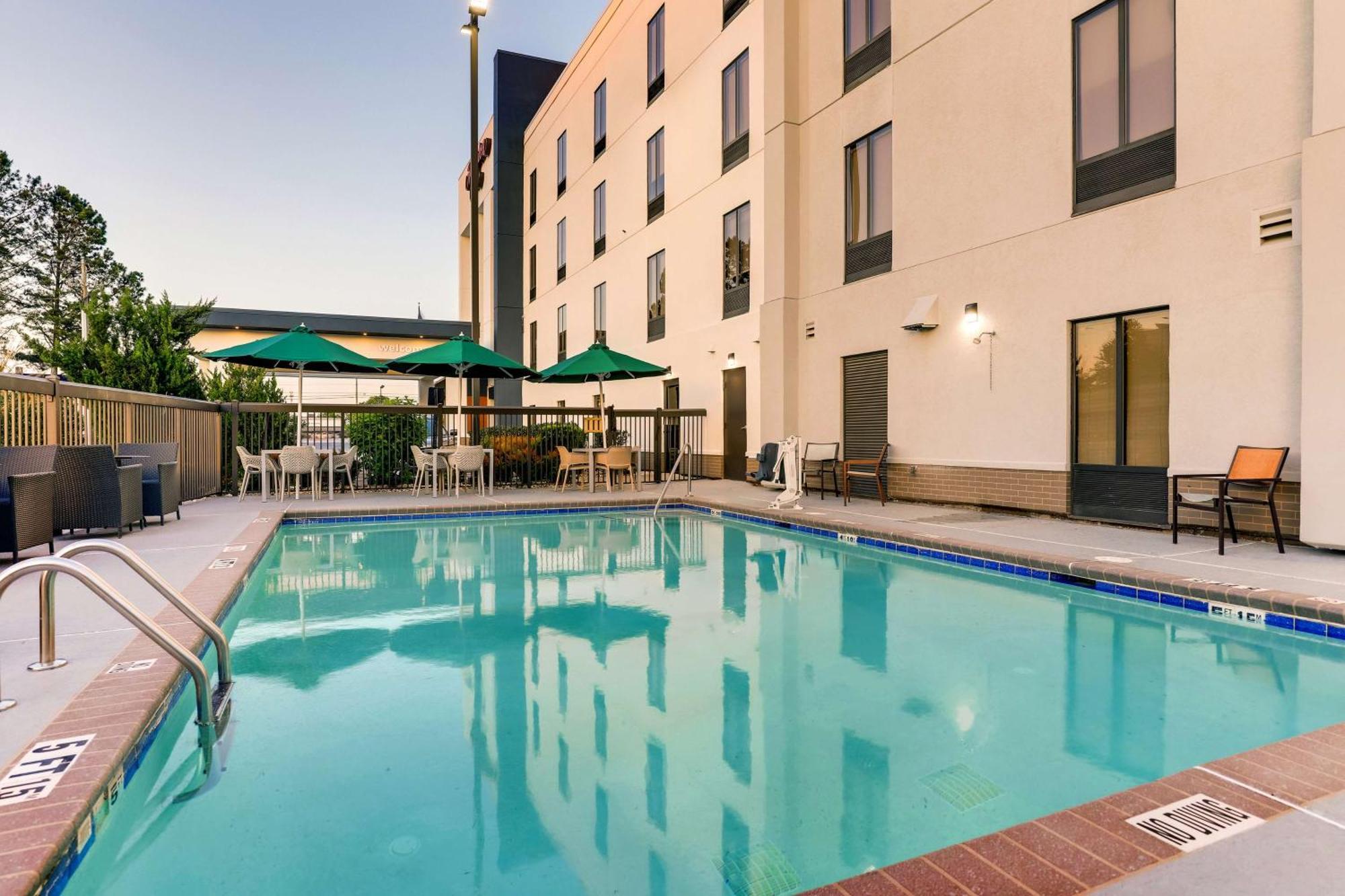 Hampton Inn Каммінґ Екстер'єр фото