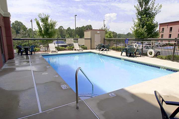 Hampton Inn Каммінґ Зручності фото